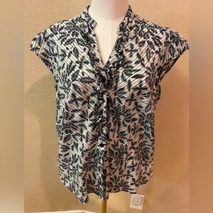 Black and White Patterned Women's Top